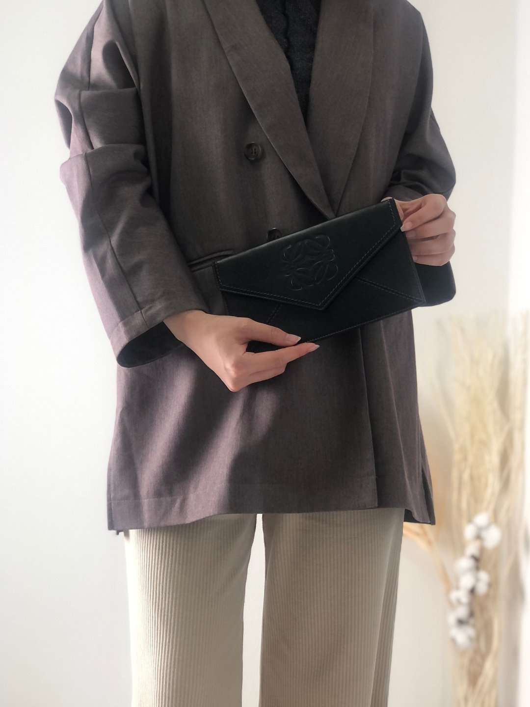 【日本直送，名牌二手包装】LOEWE Anagram Nappa 皮革手拿包黑Vintage 复古老 r5k67j - 手拿包 - 真皮 黑色