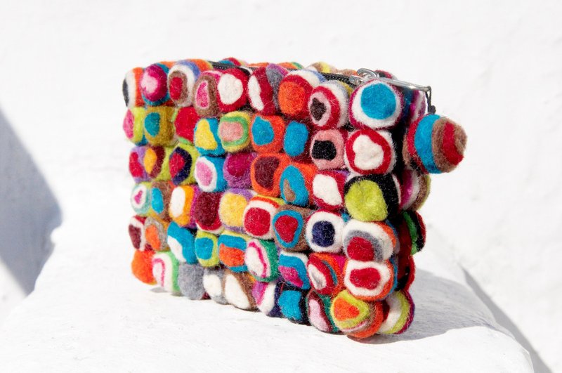 情人节礼物 快速到货 限量一件 手工羊毛毡零钱包 / 收纳包 / 小包 / 杂物包 / 悠游卡套 - 五色缤纷蛋糕 糖果色羊毛毡球 - 零钱包 - 羊毛 多色