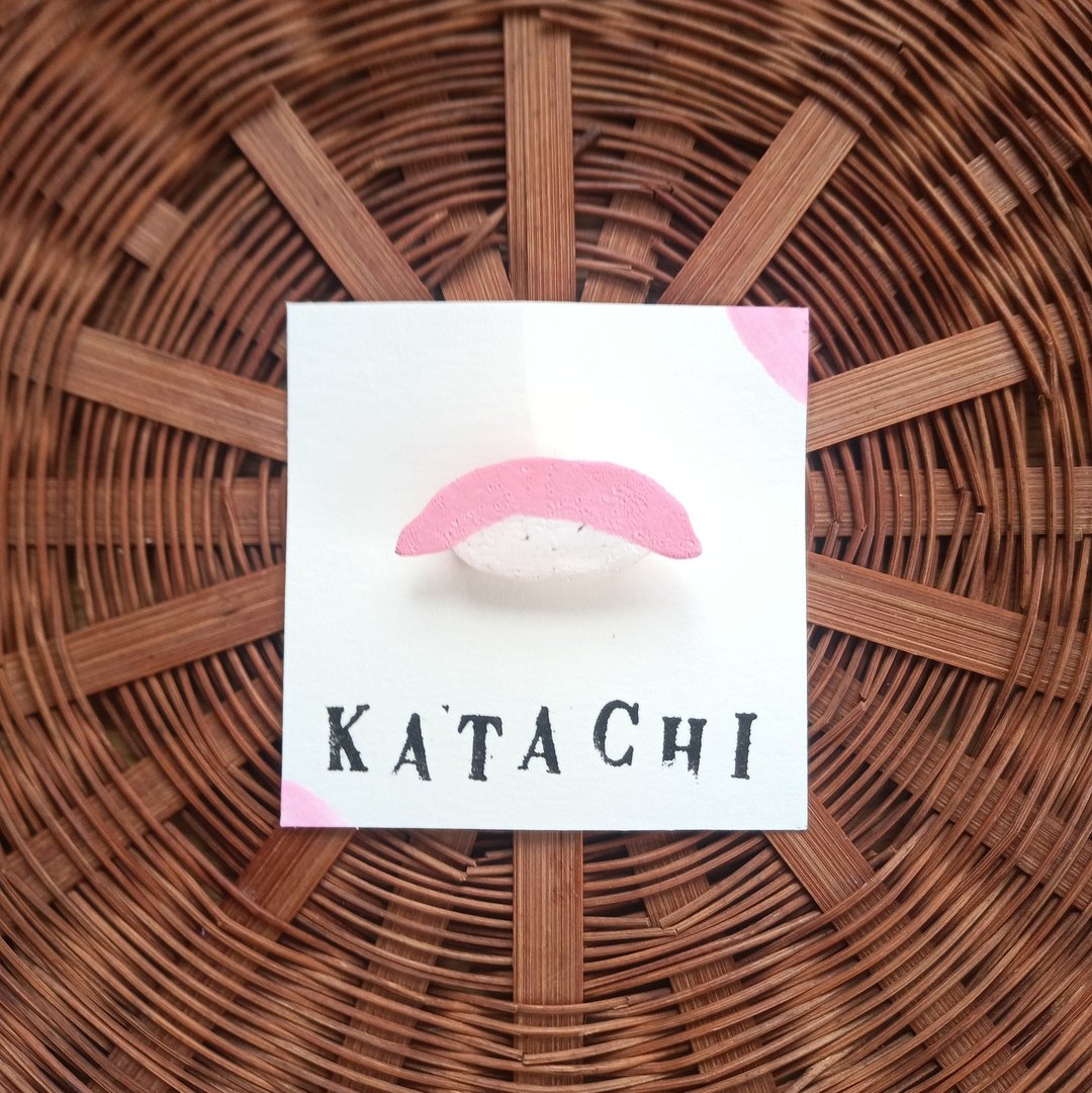 胸针 鲔鱼寿司 寿司 握寿司 中腹鲔鱼 手绘 独一无二 - 胸针 - 塑料 粉红色