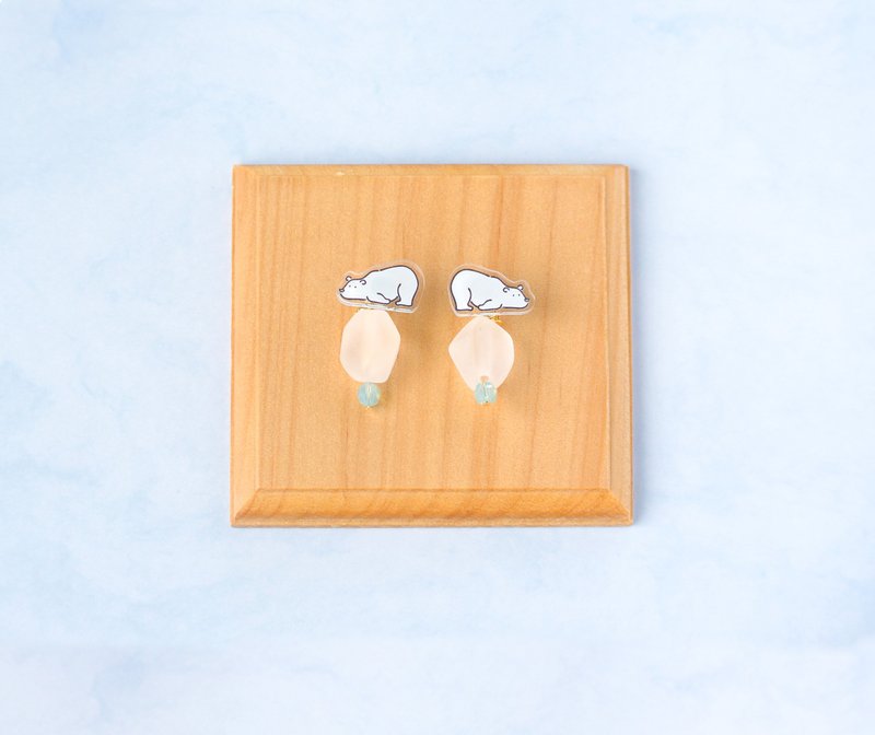 Polar bear lazy on ice - 耳环/耳夹 - 压克力 白色