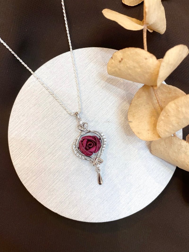 Re-Re蚕丝金工—凡尔赛篓空项链 - 项链 - 丝．绢 红色