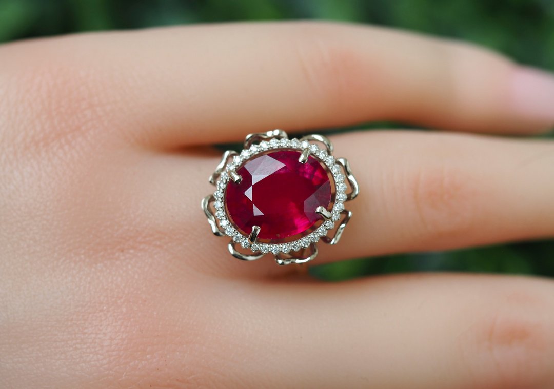 14k massive flower ring with ruby and diamonds - 戒指 - 贵金属 金色
