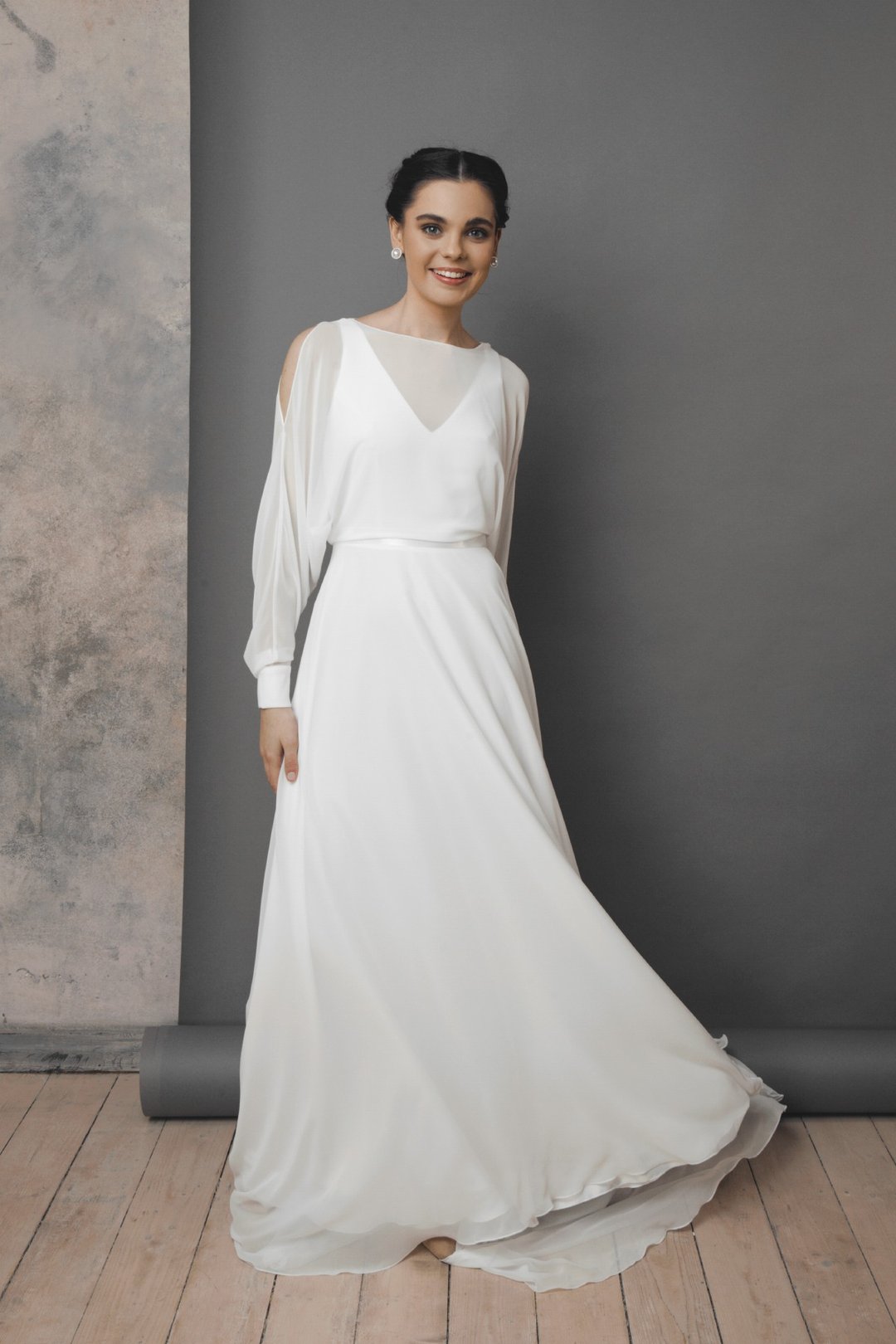Modern minimalist wedding dress, chiffon wedding dress, Simple v-neck | Lima - 晚装/礼服 - 其他材质 