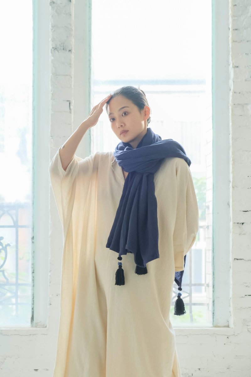 OMAKE 双层纱流苏围巾 墨水蓝 - 围巾/披肩 - 棉．麻 蓝色