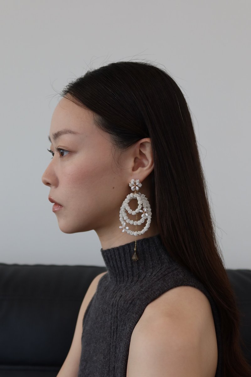 絮语小菊华丽延伸版\李竺芯金马奖表演造型耳环 925银针 耳夹 - 耳环/耳夹 - 其他材质 白色