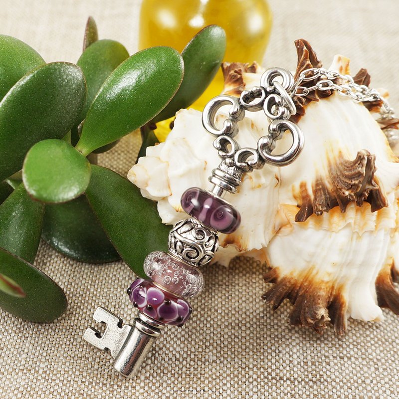 Silver Skeleton Key Purple Lilac Lampwork Glass Euro Charm Necklace Jewelry Gift - 项链 - 玻璃 紫色