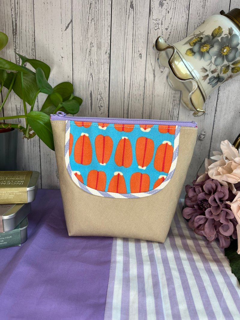 乌鱼子图案化妆包 台湾布 - 化妆包/杂物包 - 棉．麻 蓝色