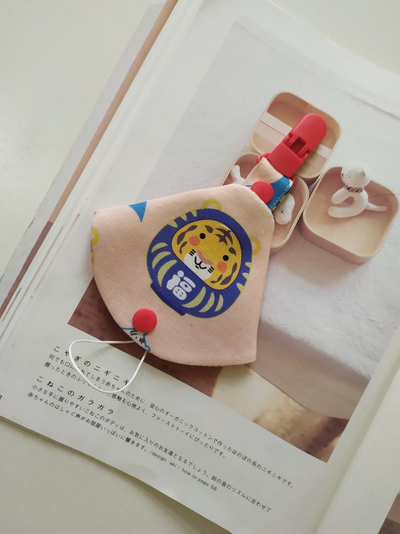 【5日内出货】平安虎 虎福 二合一奶嘴夹 奶嘴防尘套+奶嘴夹 - 满月礼盒 - 棉．麻 多色