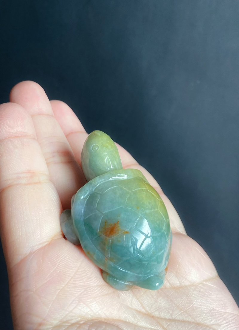 【售出】孤品 天然玉翡翠 长寿龟 礼物 手工雕 摆件 人兴财旺祖孙 - 挂绳/吊绳 - 玉石 绿色