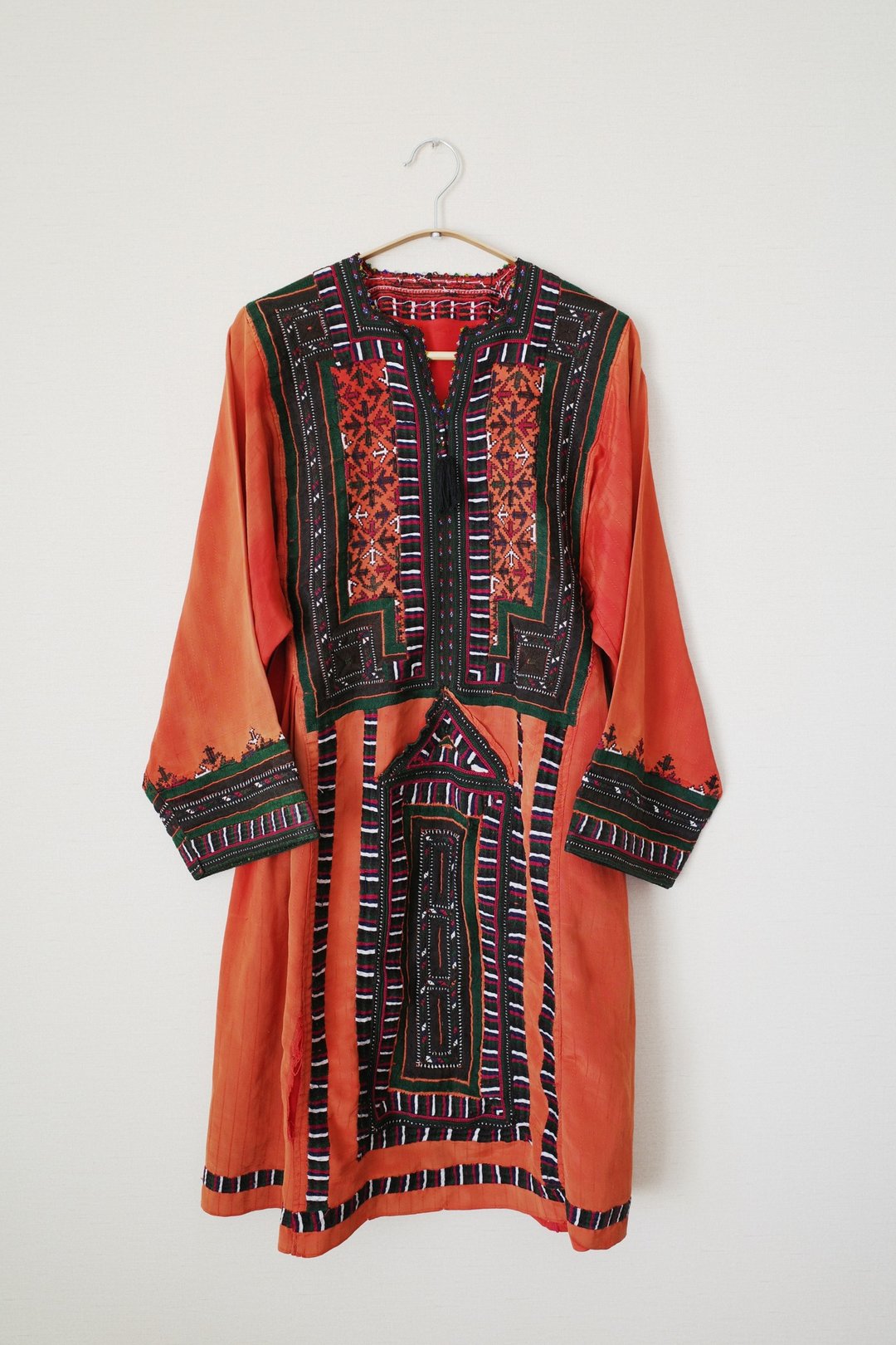 Vintage balochi dress 手工刺绣Balochi族传统洋装 - 洋装/连衣裙 - 聚酯纤维 