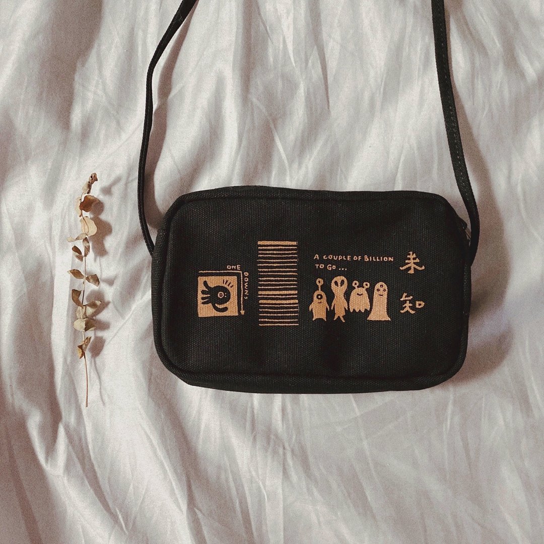 探索未知 / 侧背帆布包 / 黑 - 侧背包/斜挎包 - 棉．麻 黑色