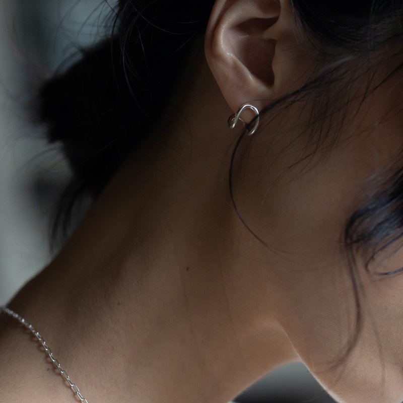 Swing Earrings 纯银耳环 - 耳环/耳夹 - 纯银 银色