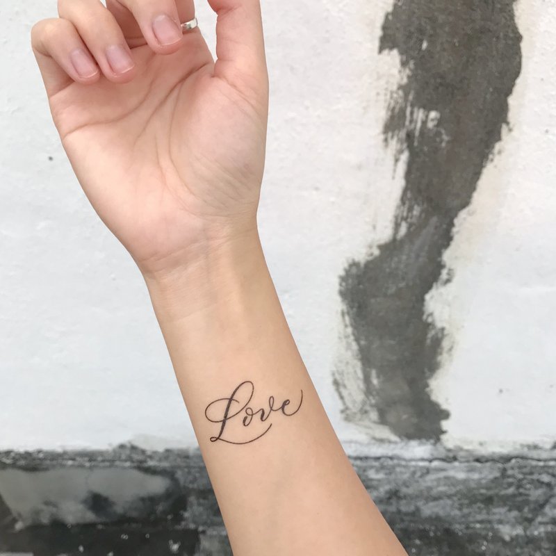 cottontail cottontatt // Love // 手写英文 西洋书法 纹身贴纸 - 纹身贴 - 其他材质 黑色