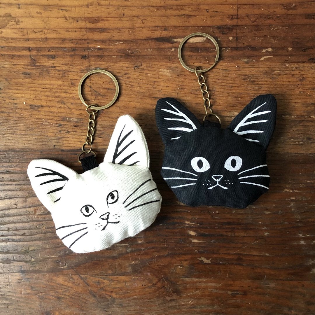 猫头钥匙圈　白猫 黑猫 - 钥匙链/钥匙包 - 棉．麻 黑色