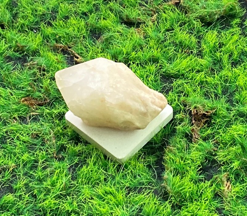天然原矿磨砂感菠萝骨干白水晶 疗愈 开运 净化 能量 摆件 - 摆饰 - 水晶 白色