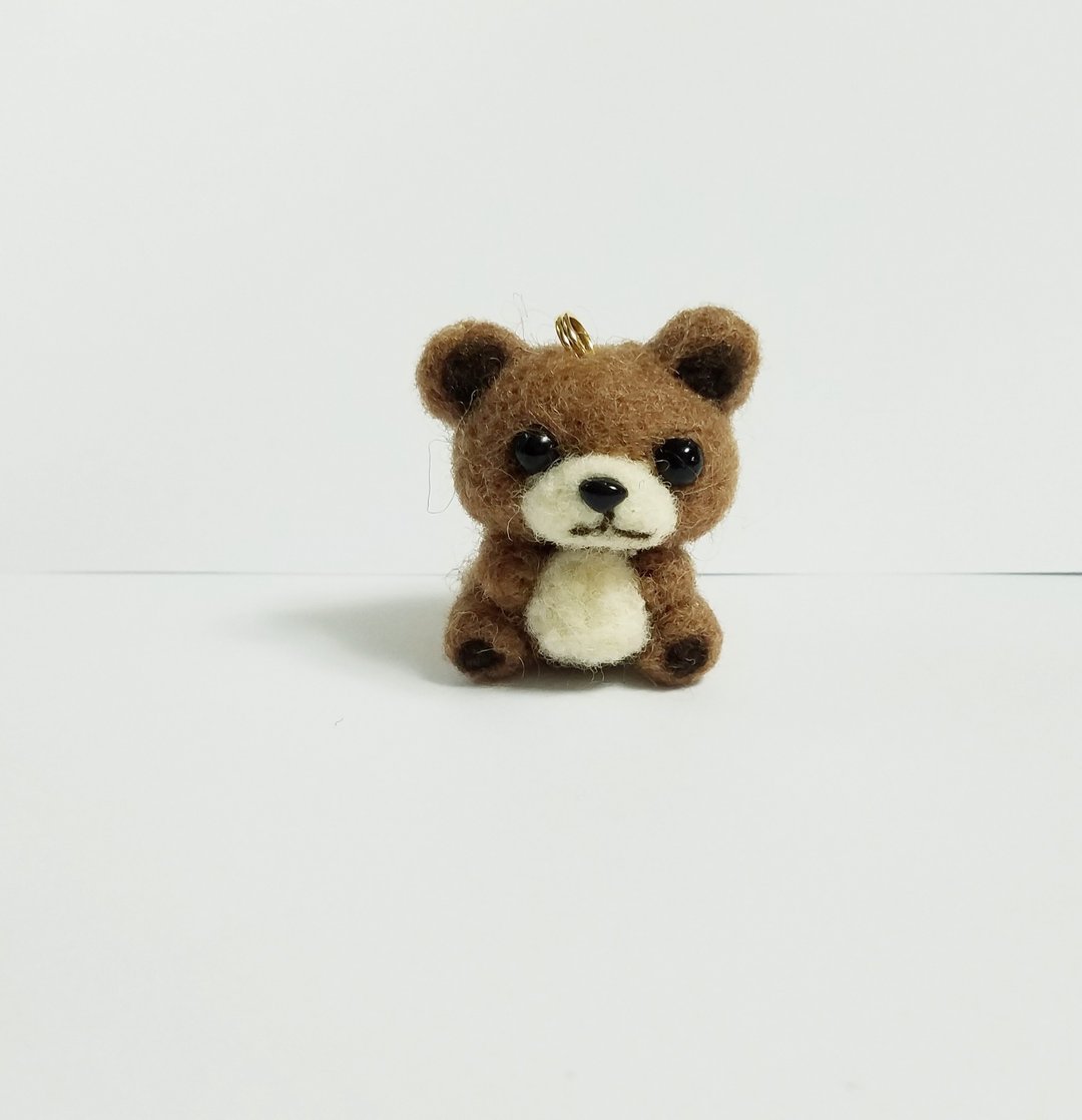 Wool felt mofumofu bear strap handmade with name - 吊饰 - 羊毛 咖啡色