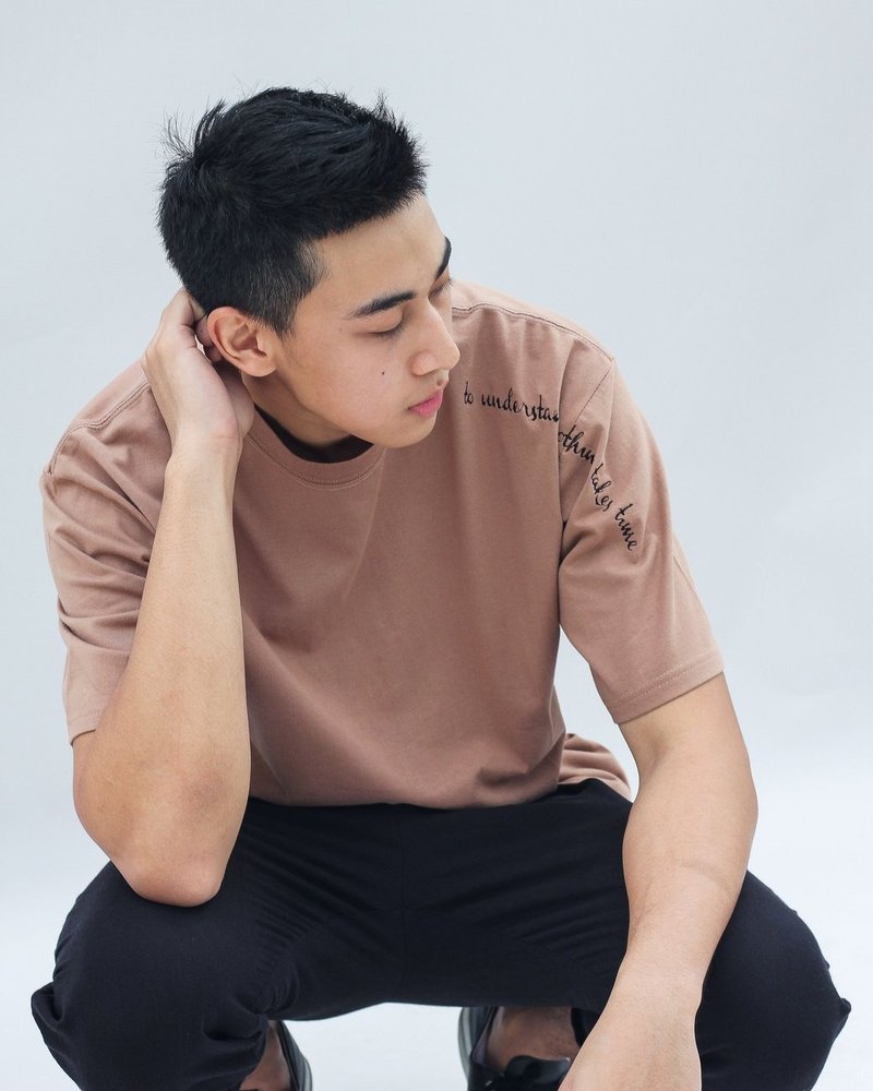 刺绣大码T恤 - 男装上衣/T 恤 - 棉．麻 咖啡色