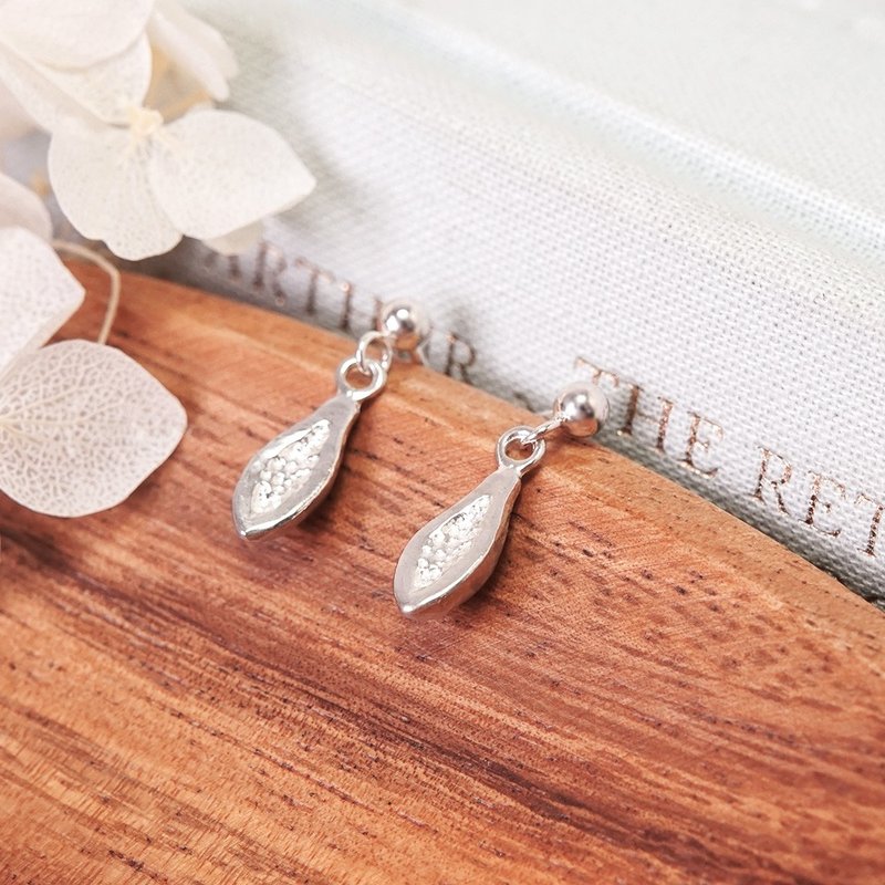 富足美满 木瓜 925纯银耳环 圆珠垂坠设计 女生耳环 - 耳环/耳夹 - 纯银 银色