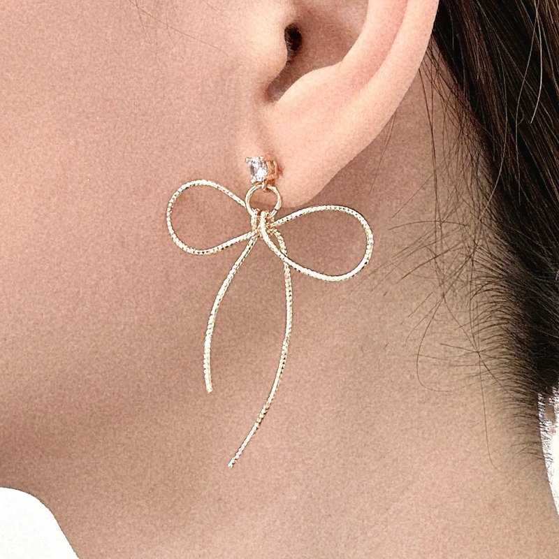 【全馆清仓最高折800】蝴蝶结 14K金 耳针 耳环 - 耳环/耳夹 - 其他金属 白色