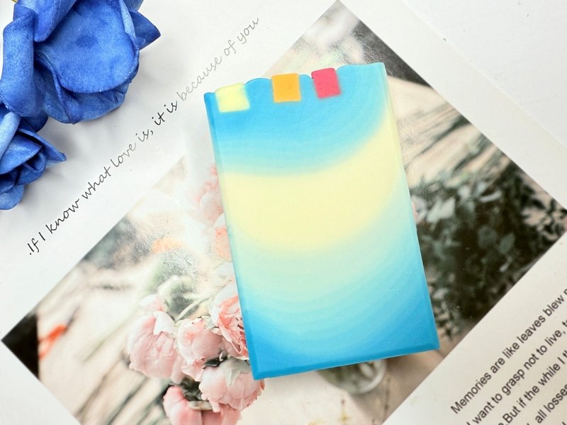 【24h 出货】渐层蓝玫瑰∣玫瑰嫩白蚕丝蜂蜜皂 冷制皂  礼物 礼盒 - 肥皂/手工皂 - 环保材料 