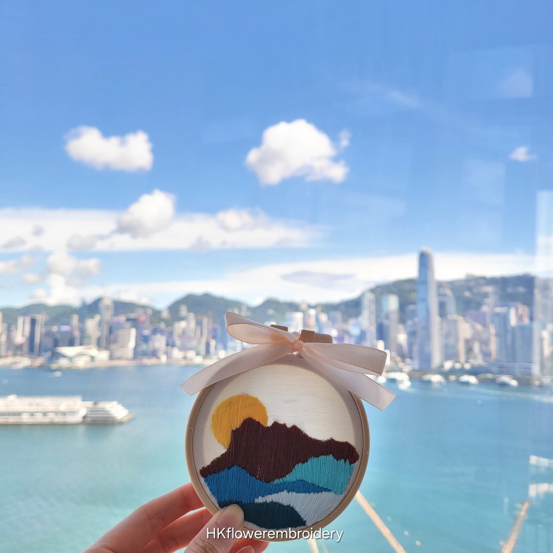 (材料包) 香港塞拉利昂刺绣吊饰 挂饰 锁匙扣 手作礼物 移民礼物 - 编织/刺绣/羊毛毡/裁缝 - 绣线 白色