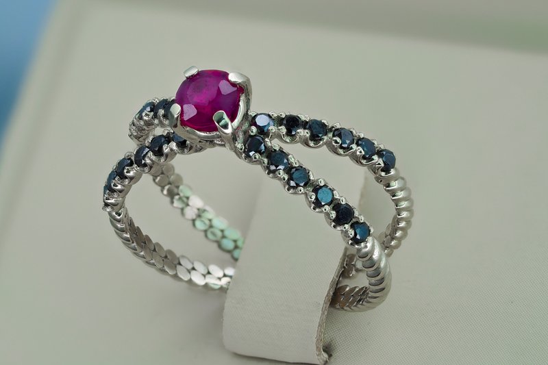 14k gold ring with ruby and black spinel - 戒指 - 贵金属 金色