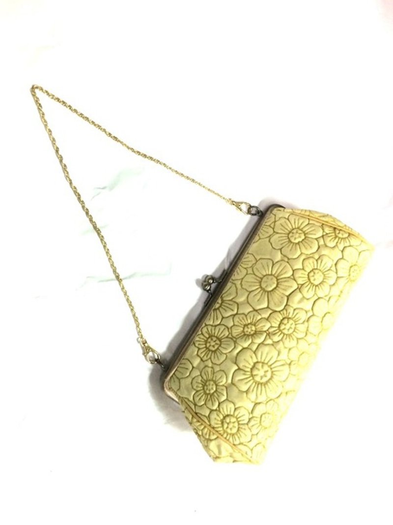 177 YE Flower Shoulder Bag Waterproof Bag Gloves Flower Shoulder Bag Pochette Handbag - 侧背包/斜挎包 - 真皮 黄色
