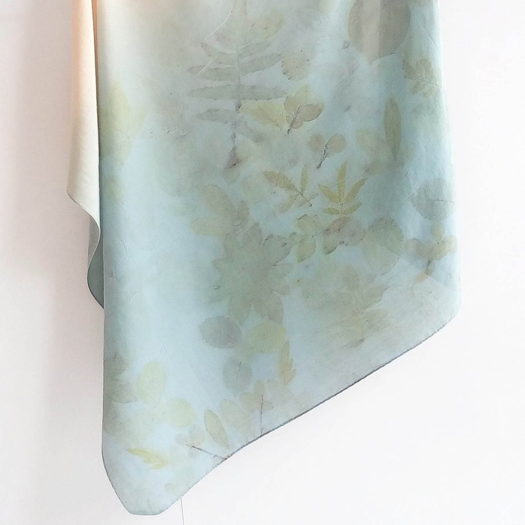 T.H.Ani 手工原创植物移印染丝巾 E16 蓝染 植物染 eco print - 丝巾 - 丝．绢 蓝色