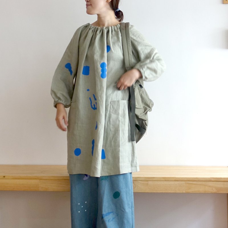 漂亮灰绿色手工制作印花口袋抽绳绑带大平领洋装 - 几何小脚、山 - 洋装/连衣裙 - 棉．麻 绿色