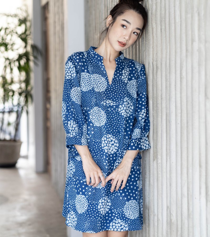 Natural cotton Dress with Cute Front Pockets Summer Dress - Indigo and White - 洋装/连衣裙 - 棉 蓝色