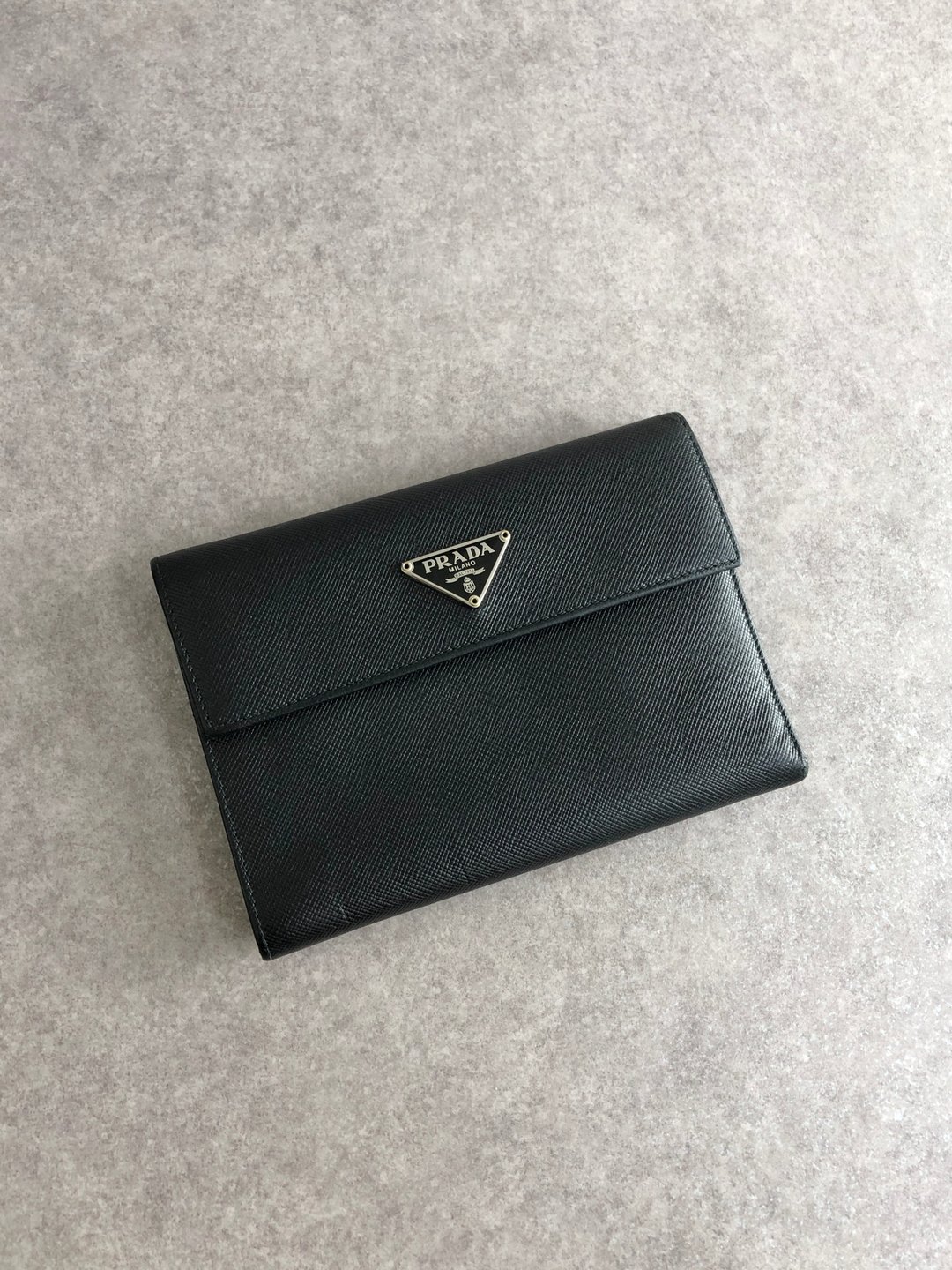 【日本直送 名牌中古包】PRADA 普拉达 钱包 黑色 三角 Logo 皮革 Saffiano vintage 古董 old xvag4c - 皮夹/钱包 - 真皮 黑色