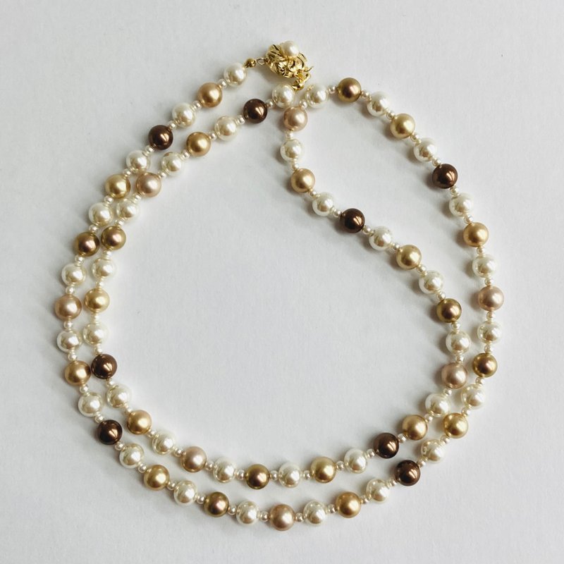 玻璃珍珠混色歌剧风项链／8mm约80cm／棕色x米色混搭／金色／日本制 - 项链 - 玻璃 咖啡色