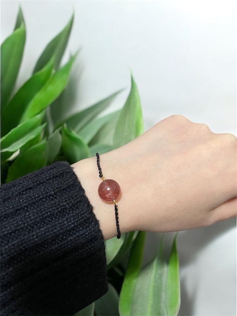 天然水晶 红草莓晶 手工幸运绳 - 手工绳 - 新年礼物 - 旺姻缘 - 手链/手环 - 绣线 黑色