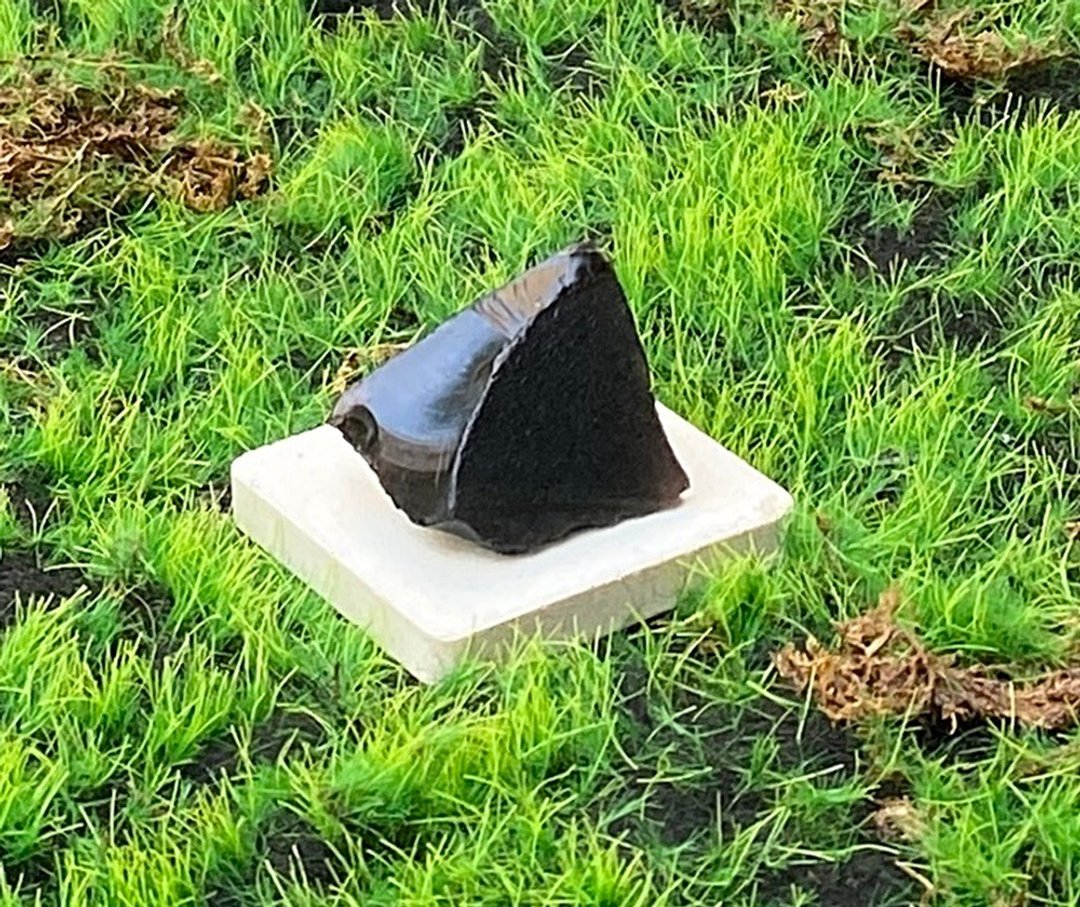 能量摆饰-避邪保平安天然金字塔造型黑曜石 净化负能量 快速出货 - 摆饰 - 水晶 黑色