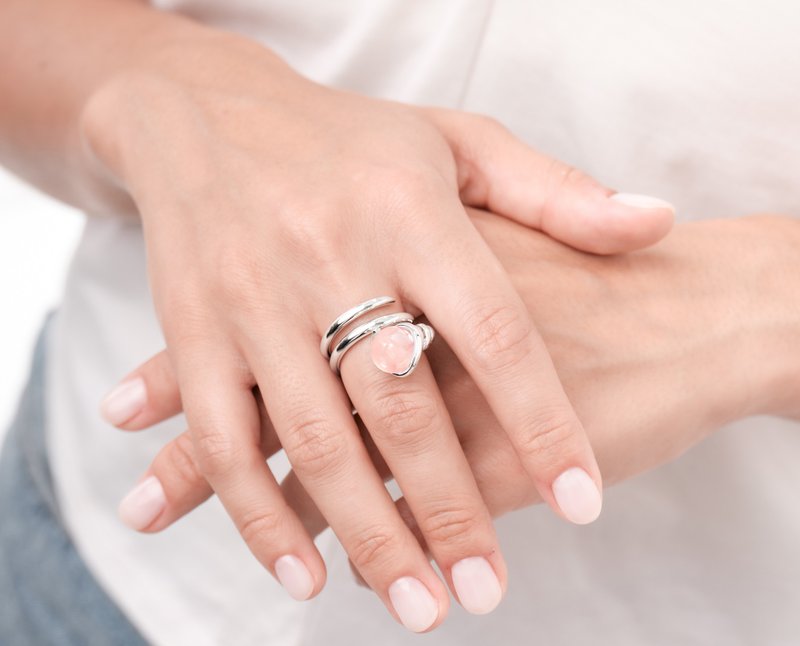 粉晶925纯银大戒指 螺旋环绕造型戒指 圆球宝石鸡尾酒厚版戒指 - 戒指 - 纯银 粉红色