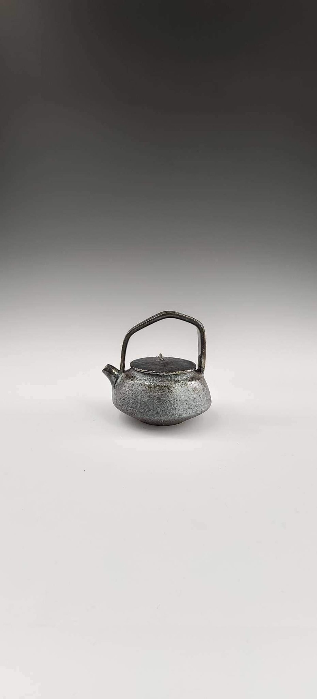 柴烧铁釉提梁壶 - 茶具/茶杯 - 陶 