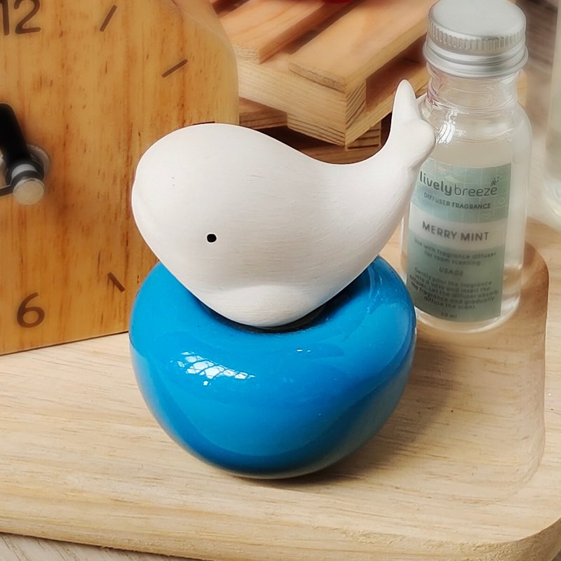 Mini Whale Ceramic Diffuser - 摆饰 - 陶 蓝色