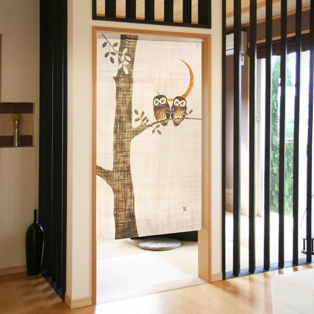 【预订】日本制 啡色月夜猫头鹰门帘 - 门帘/门牌 - 聚酯纤维 咖啡色