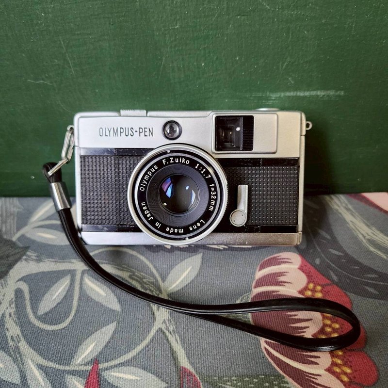 专业相机店 OLYMPUS PEN EED 32mm F1.7 底片半格机 (保固 30 天) - 相机 - 其他金属 黑色