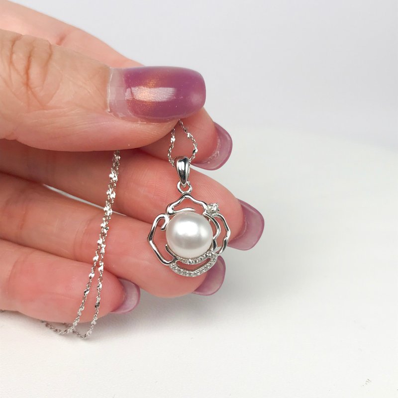 。玫瑰我爱你。8mm淡水珍珠。天然镜面珠光白。925纯银锆石项链。 - 项链 - 珍珠 白色