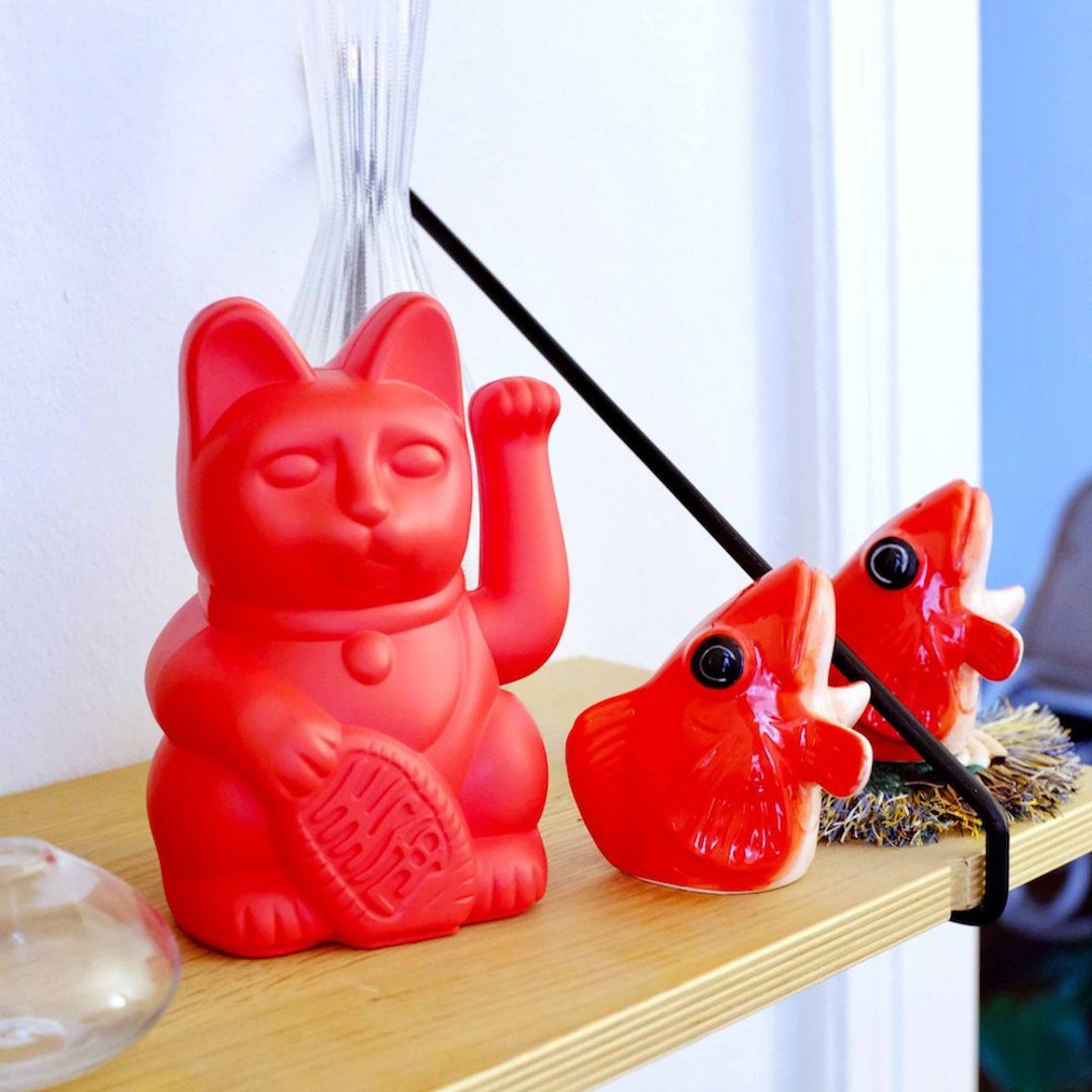 【招财猫】红色 - DONKEY PRODUCTS Maneki Neko 幸运缤纷招财猫 - 摆饰 - 塑料 红色