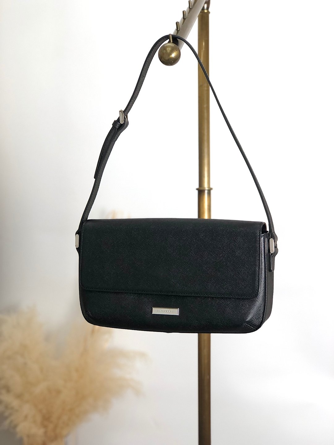 【日本直送 品牌二手包】BURBERRY 单肩包黑标志 皮革 肩包 复古 旧款 h5ye77 - 侧背包/斜挎包 - 真皮 黑色