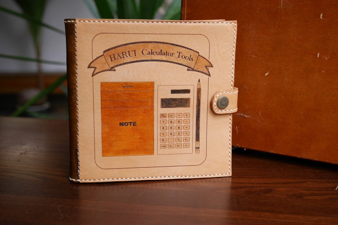【春猪工具书】计算书 Harui Calculator Tools - 其他 - 真皮 橘色