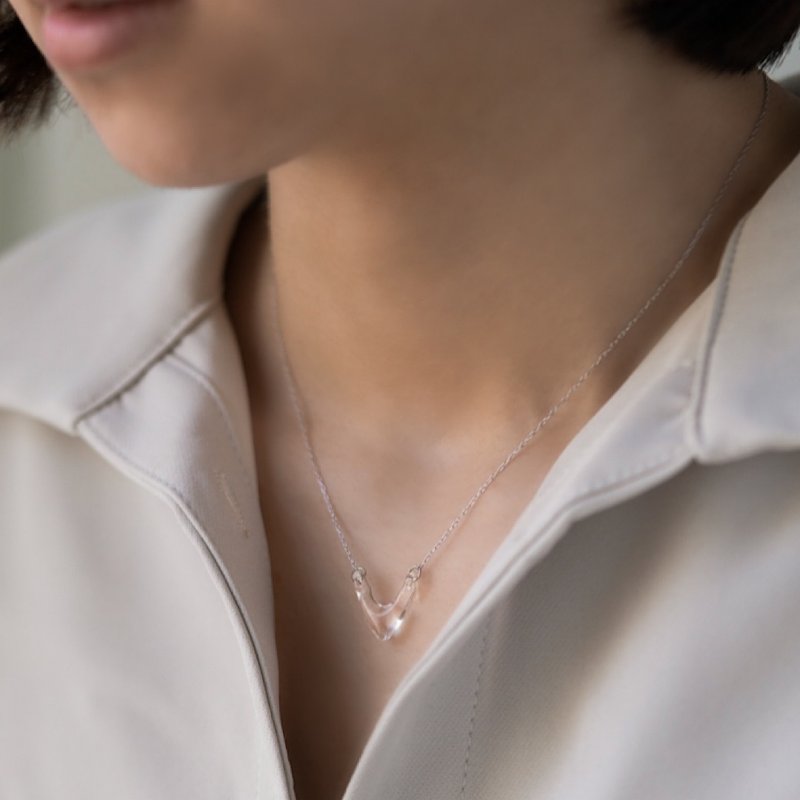 Hario 手工玻璃项链 弓形水滴 - 项链 - 玻璃 透明