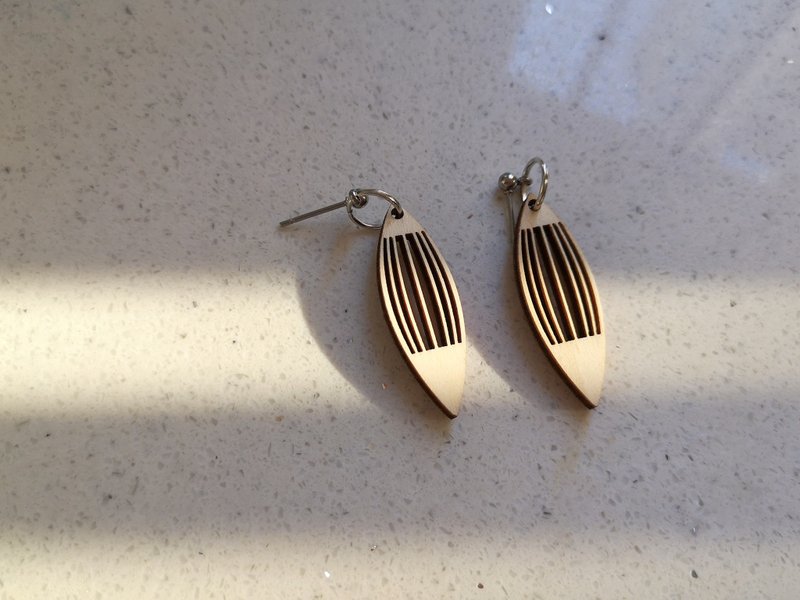 橄榄形木耳环 - 耳夹 木制 防敏 不锈钢 优雅 - 耳环/耳夹 - 木头 卡其色