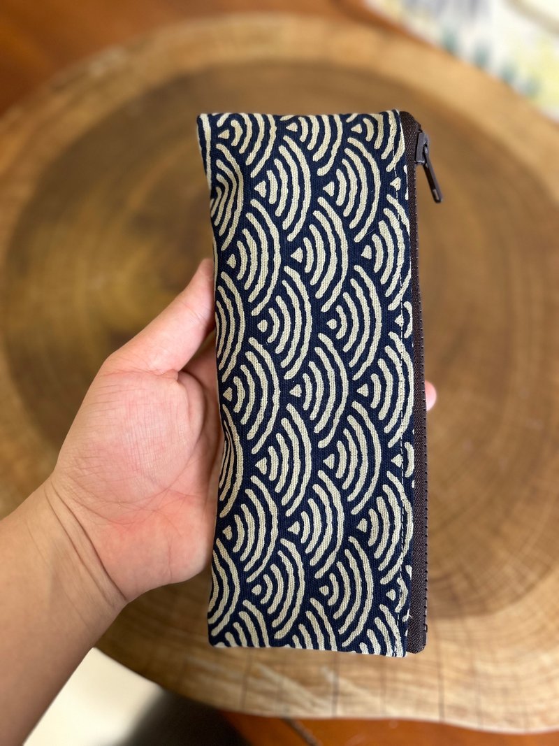 波日 纯手工拉链袋 收纳袋 Weimom's 台湾制造手作 - 收纳用品 - 棉．麻 黑色