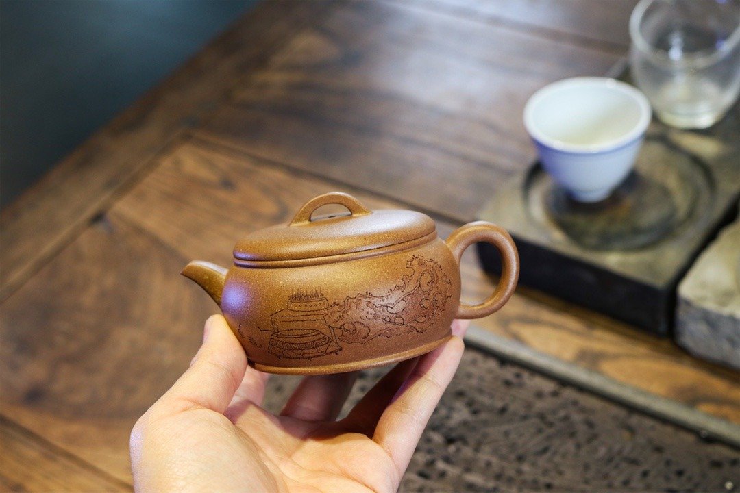 雅颂 老段泥  老段泥 140ml 刘素素作品  此壶口盖宽广 出 - 茶具/茶杯 - 陶 灰色