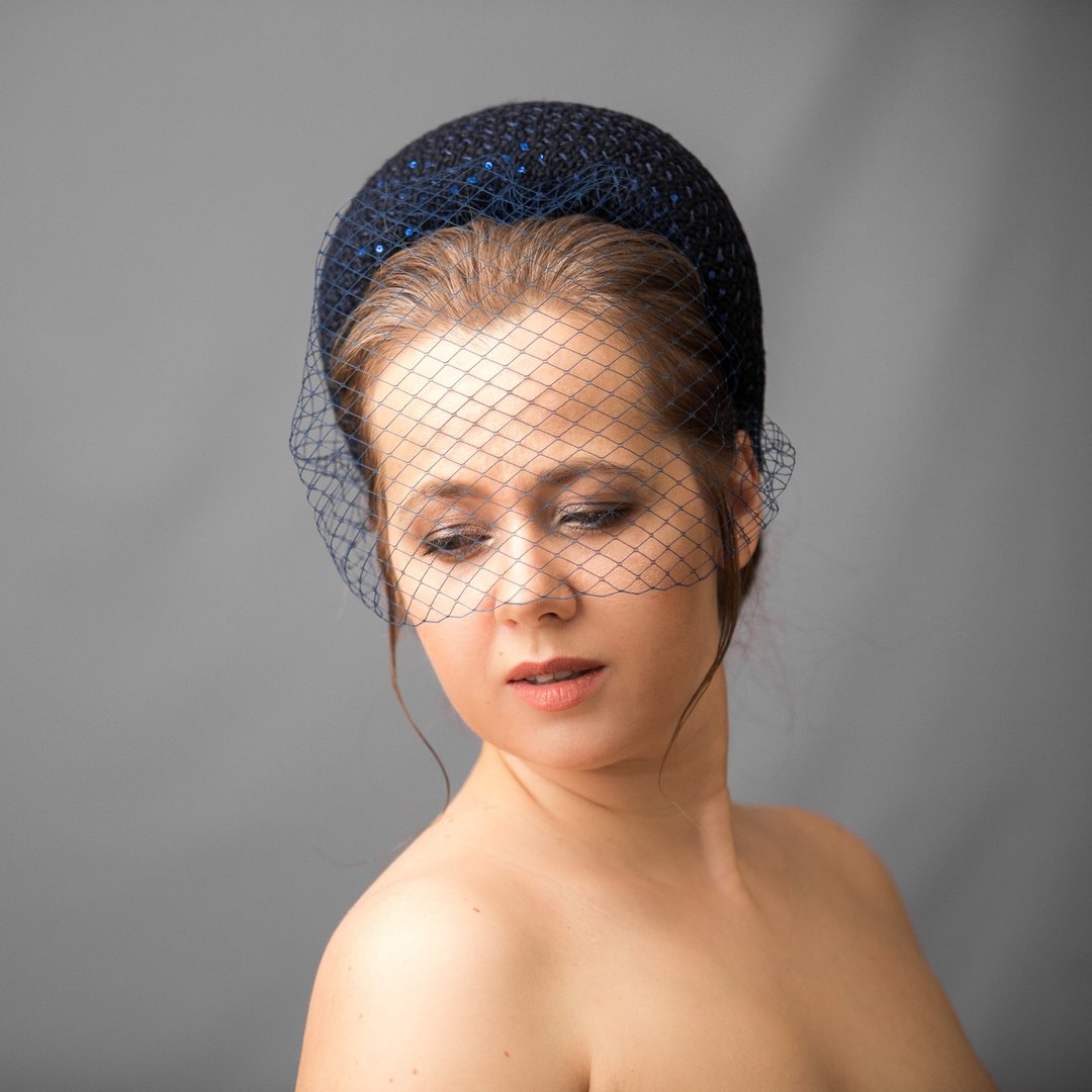 Navy blue wedding fascinator hat for women with navy blue short birdcage veil - 发带/发箍 - 其他材质 蓝色