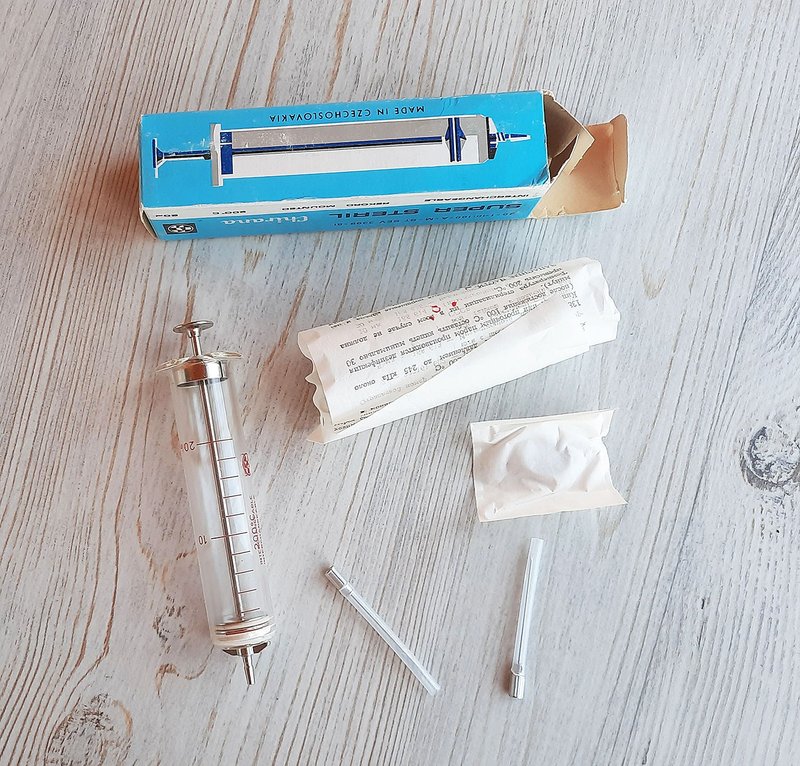Chirana glass syringe 20 ml - vintage Czechoslovakia medical injector - 其他 - 玻璃 