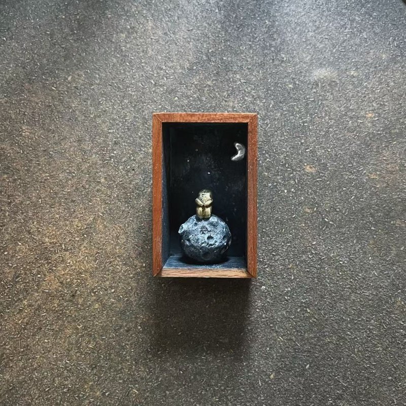 吉莫/吉莫正在月球上/-迷你版 - 摆饰 - 铜/黄铜 金色